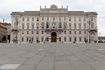 Fototapeta na wymiar Palazzo del Lloyd Triestino