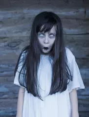 Fototapete Süße Monster Gruseliges Geisterhalloween-Thema. Horror-Teufelsmädchen mit weißen Augen öffnet den Mund und schreit
