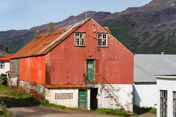 Fototapeta na wymiar Djupavik Bucht und Ort in den Westfjorden auf Island
