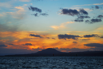 海　夕暮れ　夕焼け　空　雲　素材