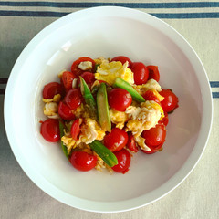salad with tomatoes