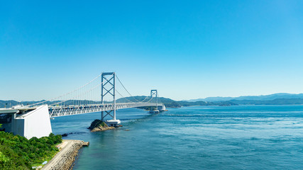 晴天の大鳴門橋　夏　