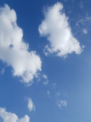 파란 하늘과 구름