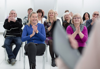 Obraz premium Old people in the seminar event. Many elderly in the conference
