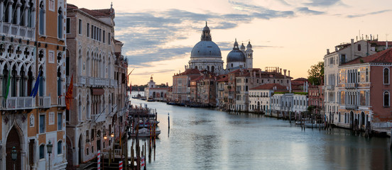 Venezia. Canal Grande con la Salute e Punta della Dogana all'alba dal Ponte dell'Accademia.