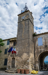 Ménerbes, village perché dans le massif du Luberon en Provence-Alpes-Côtes-d'Azur - France.	