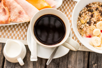 Eat coffee in the morning on a sunny day