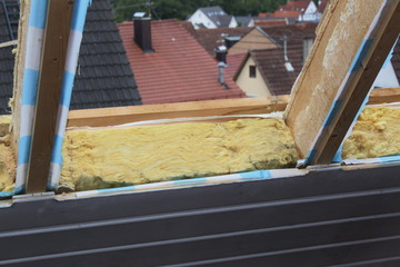 Neue Dachfenster bei Hausrenovierung