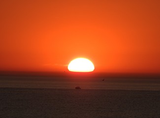 Fototapeta na wymiar coucher de soleil à Boulogne sur mer