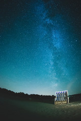 Galaxie Milchstraße über Srandkorb am Ostsee Strand - Fischland darss Zingst bei Nacht