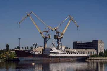 Fototapeta premium View from the shore to the shipyard.