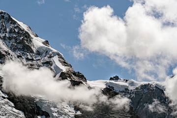 Fototapeta na wymiar Top of Europe. Jungfraujoch, berner Alpen, Gipfel, Schnee und Eis, Tourismus, Jungrau Region, Grindelwald, Lauterbrunnen, kleine Scheidegg, Schweiz