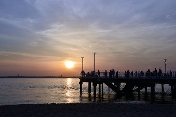 Aussichtspunkt in der Bucht von Arcachon bei Sonnenuntergang