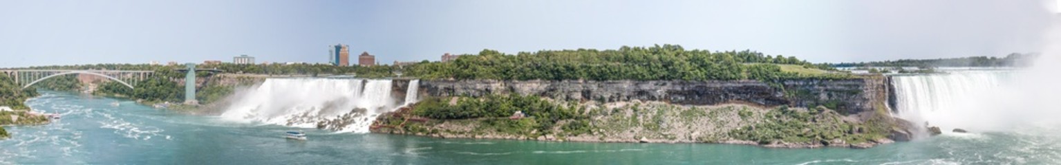 Fototapeta na wymiar American and Canadian Niagara Falls and Bridal Veil Falls form Ontario Canada