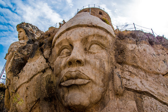Apukunaq Tianan - La morada de los dioses - Esculturas en Cusco realizadas por Michael Monteagudo Mejia