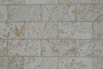 Fliesen und Mauerwerk