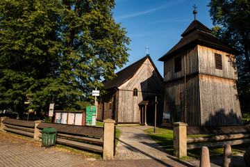 Kościół św. Bartłomieja w Łapanowie. Zabytek  architektury drewnianej