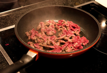 Geschnetzeltes Steak in der Pfanne