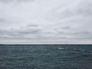 Obraz premium Cold sea on a cloudy day