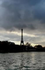 Fototapeta na wymiar Eiffel tower at sunset 