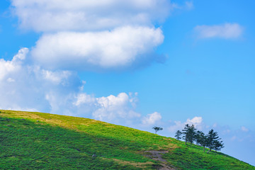 【空イメージ】青空と白い雲
