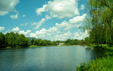 Obraz premium Building on Pond