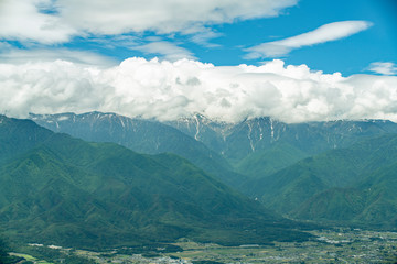 Obraz premium 長野県上伊那郡中川村 陣馬形山からの伊那谷の景色