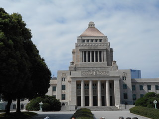 Obraz premium 晴天の日本国会議事堂 