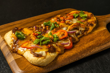 カレーナン　Curry pizza made from Indian bread (nan)