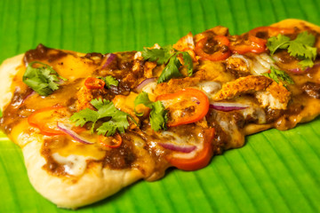 カレーナン　Curry pizza made from Indian bread (nan)
