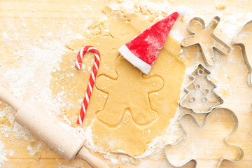 Plätzchen zur Weihnachten backen.