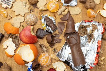 Weihnachtsleckereien angebissen. 