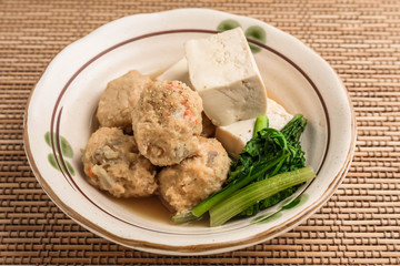 鶏団子と豆腐の煮付け