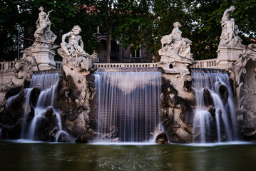 Foto scattata all'interno del Parco del Valentino alla famosa Fontana dei Dodici Mesi.