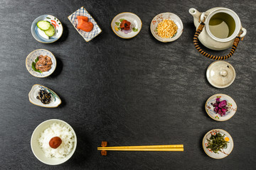 お茶漬けセット　 bowl of rice soaked in hot green tea