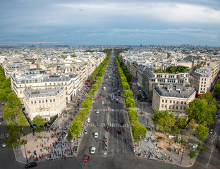 Campos Eliseos Avenida color Paris desde Arco del Triunfo