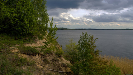 Obraz premium clouds over the lake