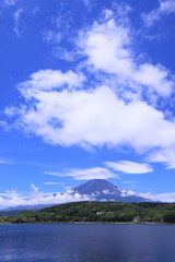 富士山から湧き上がる色々な形の雲たち