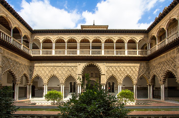 Fototapeta premium Patio de las Doncellas in Royal palace of Seville, Spain