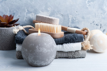 Spa composition with body brushes and towels