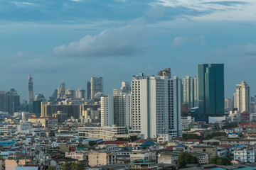 Obraz premium Wieżowiec w Bangkoku