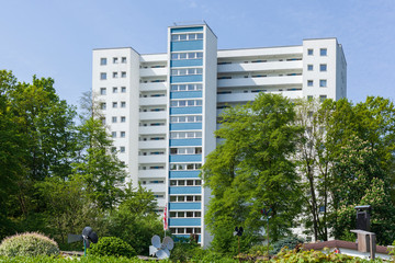 Wohnhaus im Frühling, Hochhaus, Vahr, Bremen, Deutschland, Europa