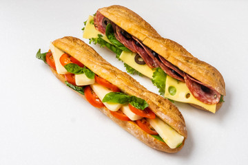 
タイトル 	フランスパンのサンドウィッチ French bread tomato cheese sandwich