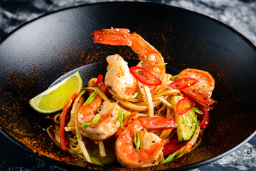 Rice noodles with shrimps