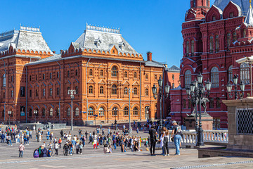 Obraz premium Square on Okhotny Ryad near the Historical Museum and the Museum of the war of 1812