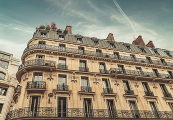 Naklejka na ściany i meble Beautiful parisian architecture, Paris, France