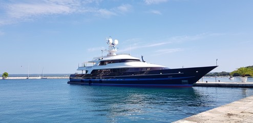 Fototapeta na wymiar Beautiful luxury boat anchored at Croatia