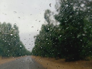 voyage sous la pluie
