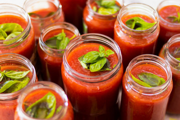Conserve de purée de tomate