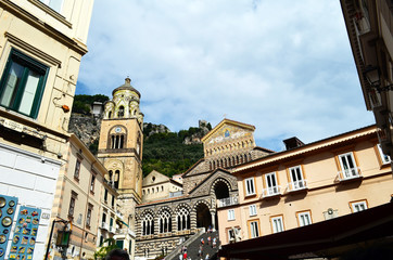 amalfi coast in italy, italian town of amalfi, mediterranean town of amalfi, cloff town of amalfi in italy
